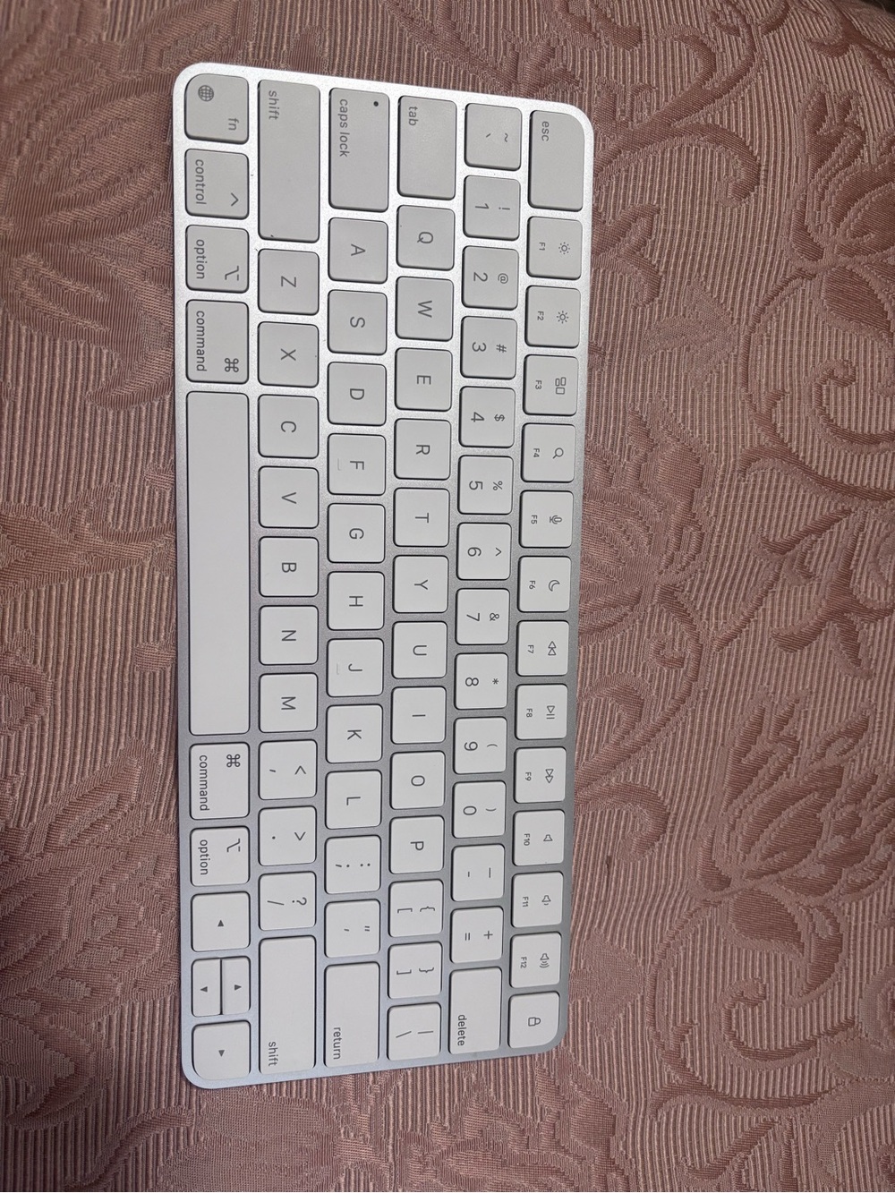 Apple Magic Keyboard - A2450